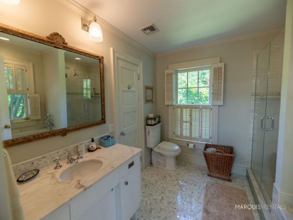 Hamptons Home 1020403