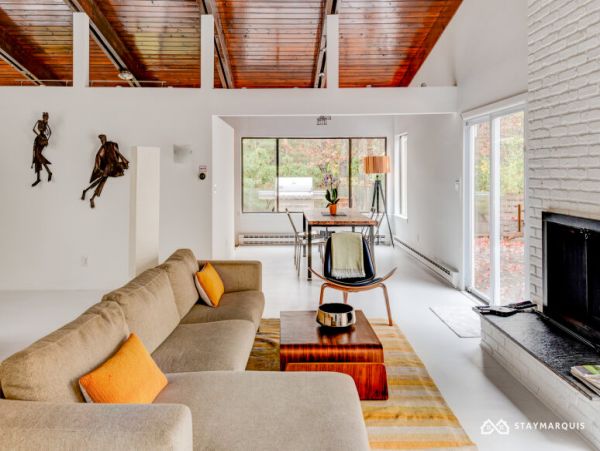 Hamptons Home 1020404