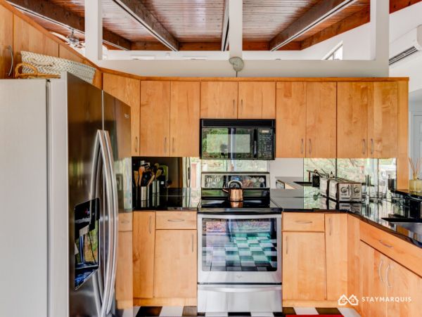 Hamptons Home 1020404