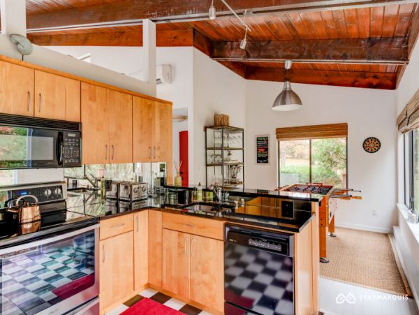 Hamptons Home 1020404