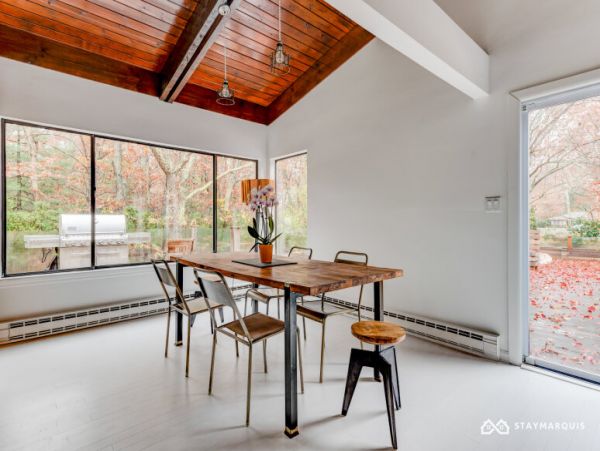 Hamptons Home 1020404