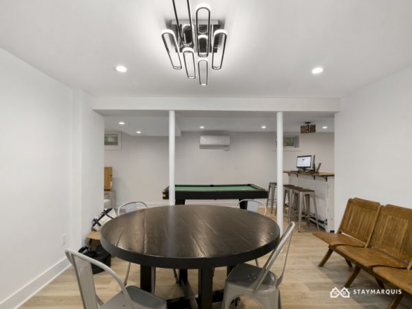 Hamptons Home 1020404