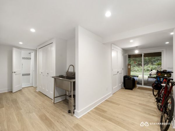 Hamptons Home 1020404