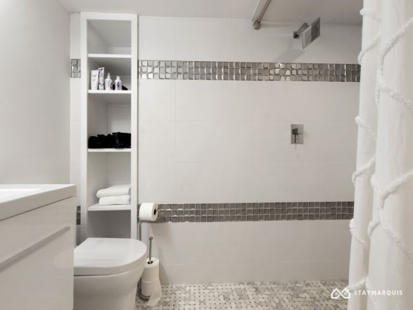 Hamptons Home 1020404