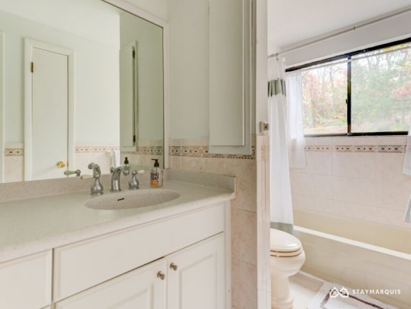 Hamptons Home 1020404