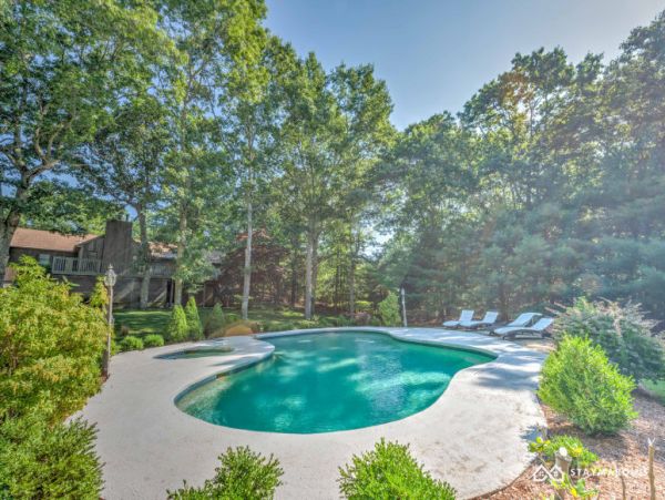 Hamptons Home 1020405