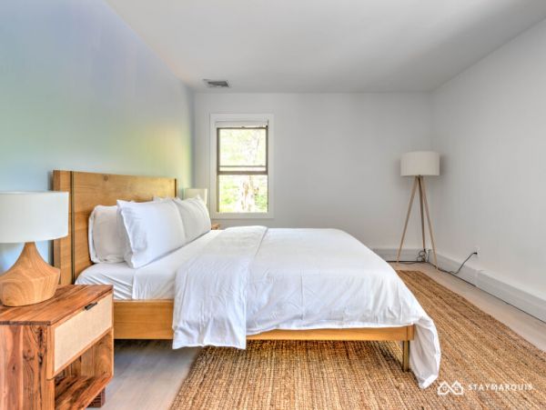 Hamptons Home 1020405