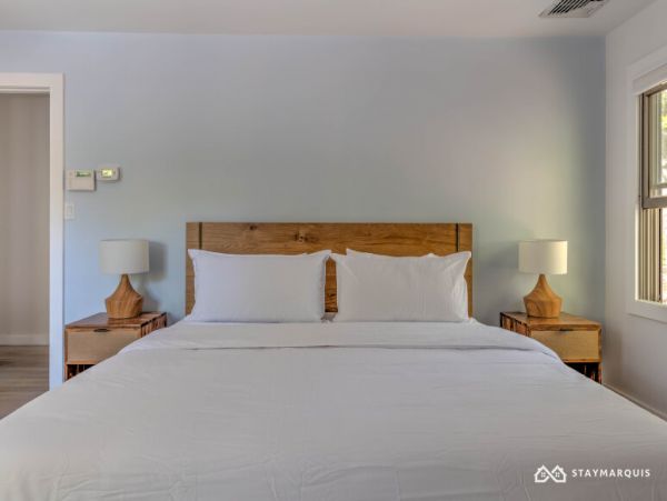 Hamptons Home 1020405