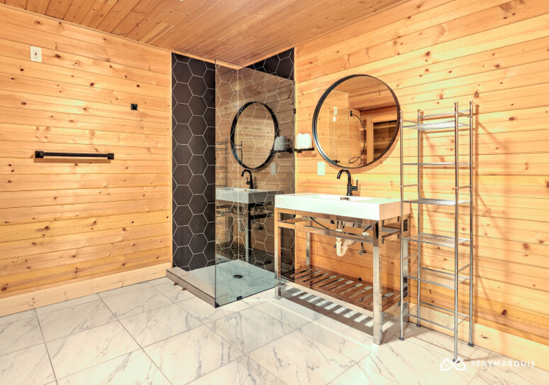 Hamptons Home 1020405