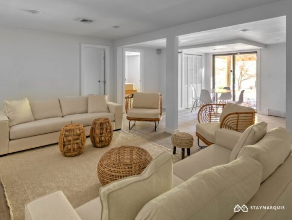 Hamptons Home 1020405