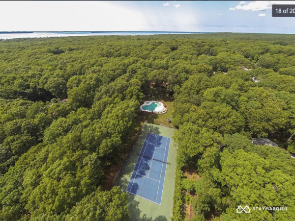 Hamptons Home 1020405