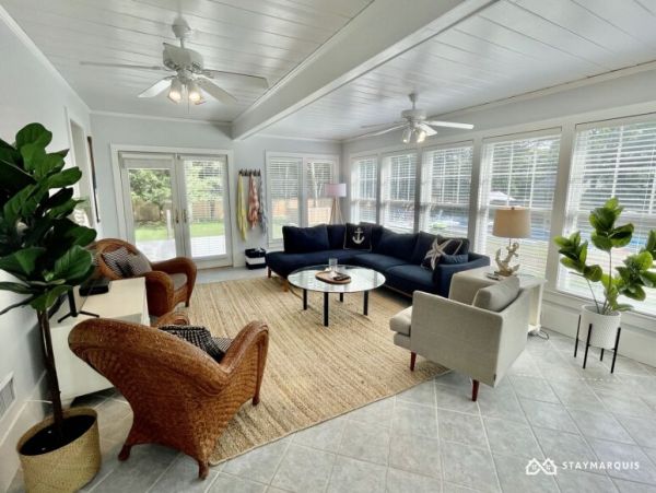 Hamptons Home 1020406