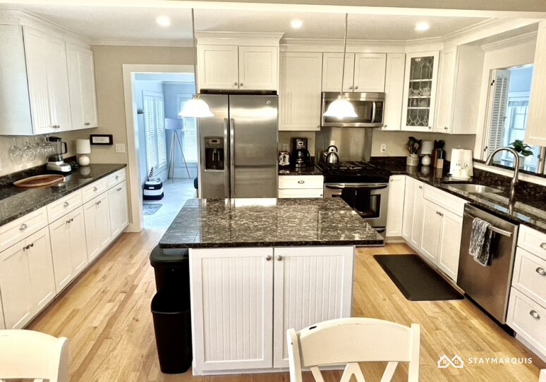 Hamptons Home 1020406