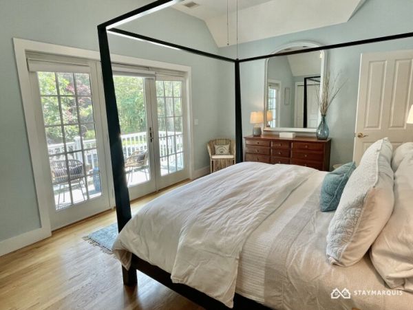 Hamptons Home 1020406