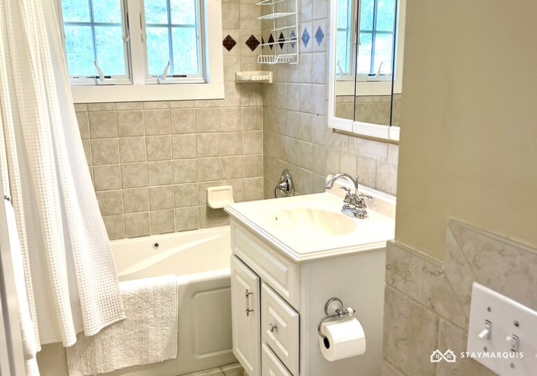 Hamptons Home 1020406