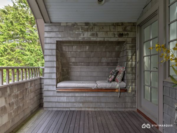 Hamptons Home 1020407