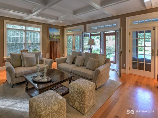 Hamptons Home 1020407