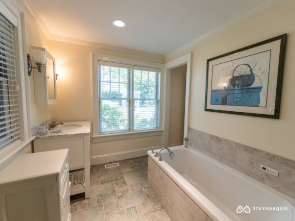 Hamptons Home 1020407