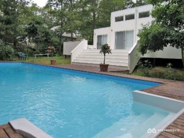 Hamptons Home 1020409