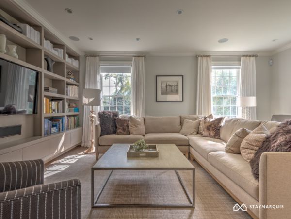 Hamptons Home 1020410