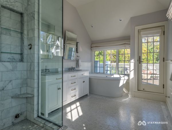 Hamptons Home 1020410