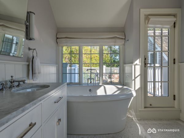 Hamptons Home 1020410