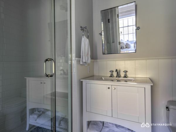 Hamptons Home 1020410