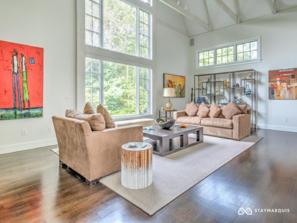 Hamptons Home 1020411