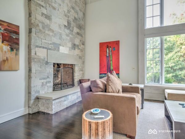 Hamptons Home 1020411