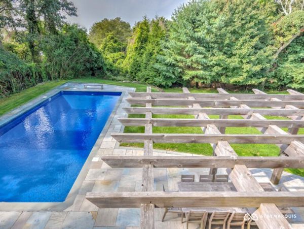 Hamptons Home 1020411