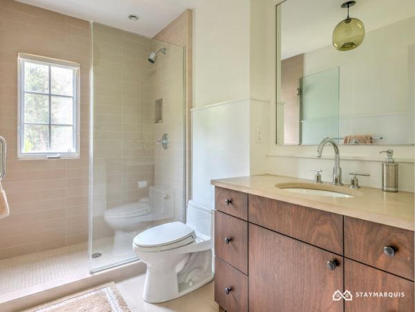 Hamptons Home 1020411