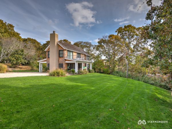 Hamptons Home 1020412