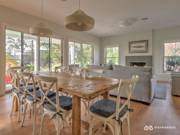 Hamptons Home 1020412