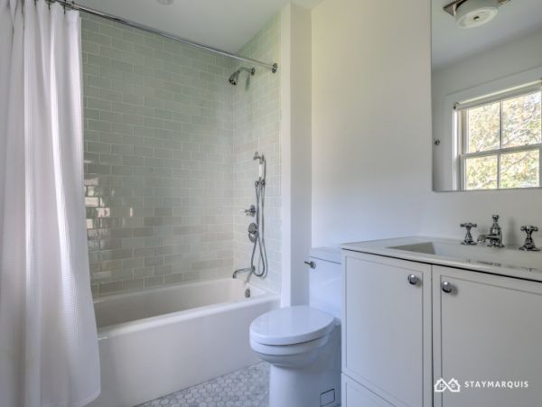 Hamptons Home 1020412
