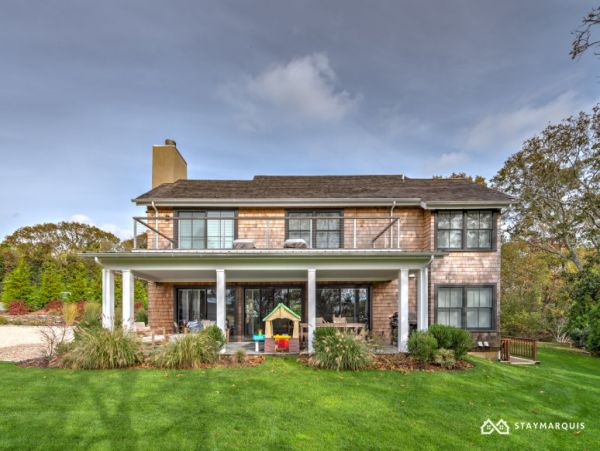 Hamptons Home 1020412