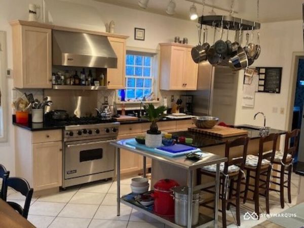 Hamptons Home 1020413