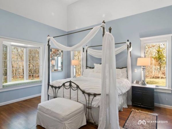 Hamptons Home 1020414