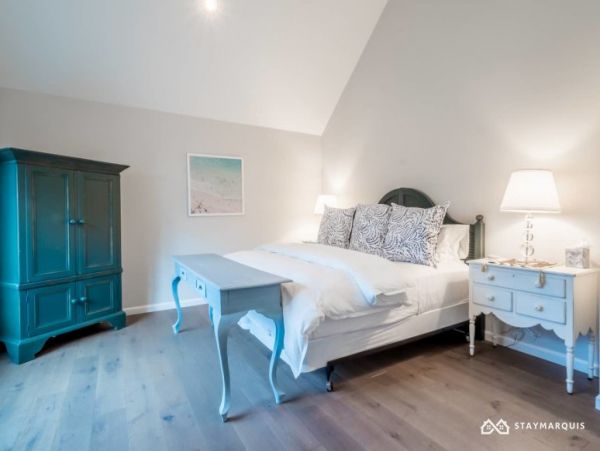 Hamptons Home 1020414