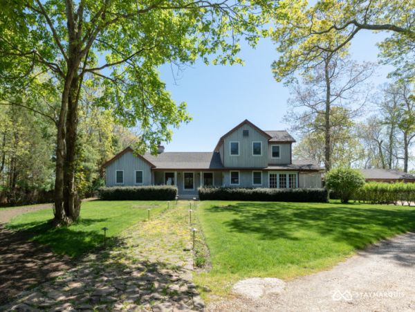 Hamptons Home 1020418