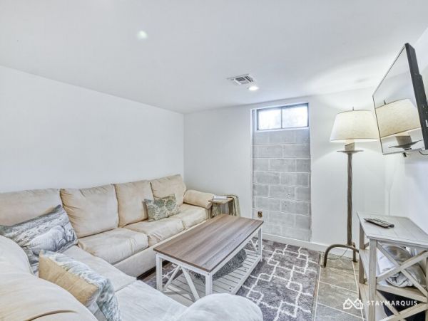 Hamptons Home 1020419