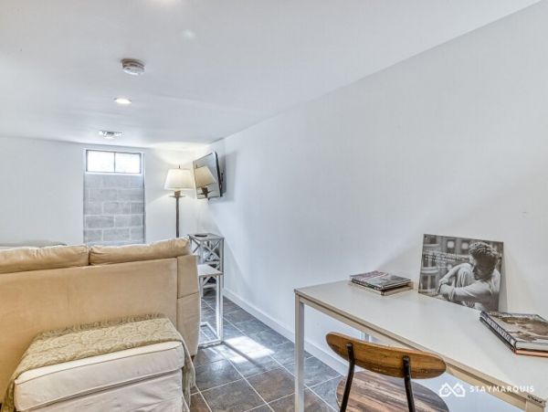 Hamptons Home 1020419