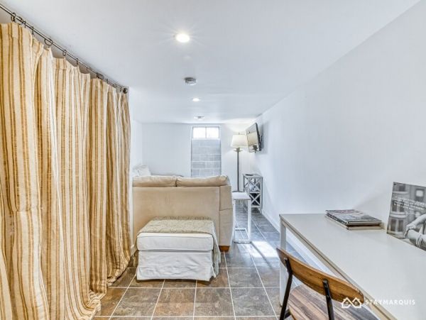 Hamptons Home 1020419