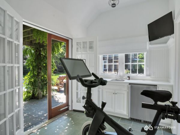 Hamptons Home 1020420