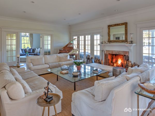 Hamptons Home 1020421