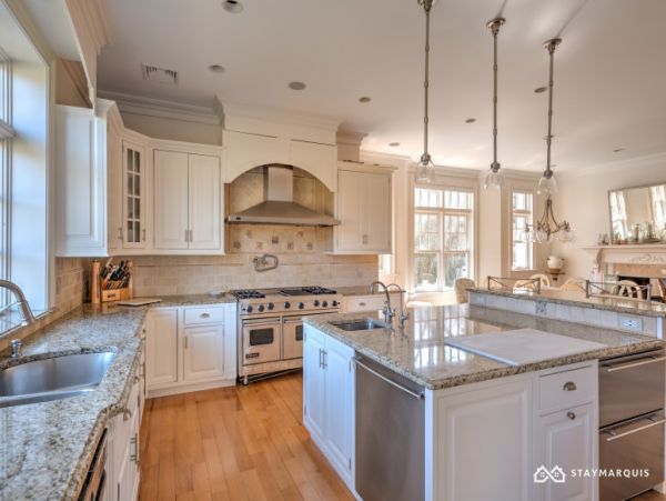 Hamptons Home 1020421