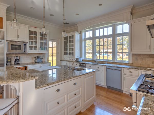 Hamptons Home 1020421