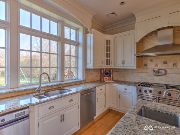 Hamptons Home 1020421