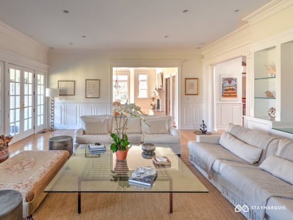 Hamptons Home 1020421