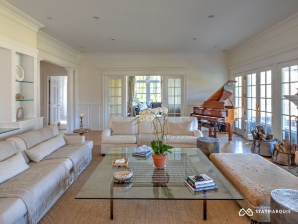 Hamptons Home 1020421