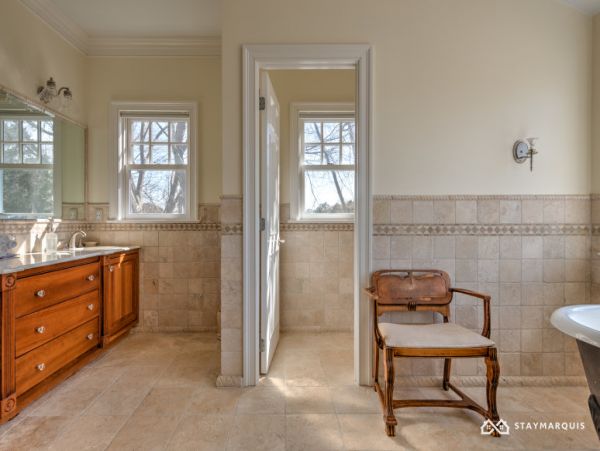 Hamptons Home 1020421